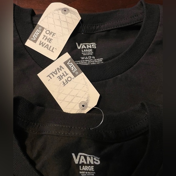 Van’s Off the Wall Men or Women’s Black T-Shirts (2) - Picture 4 of 5
